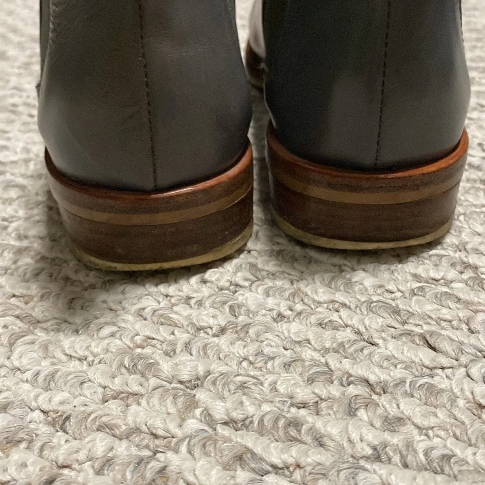 🔥Everlane gray leather bootie